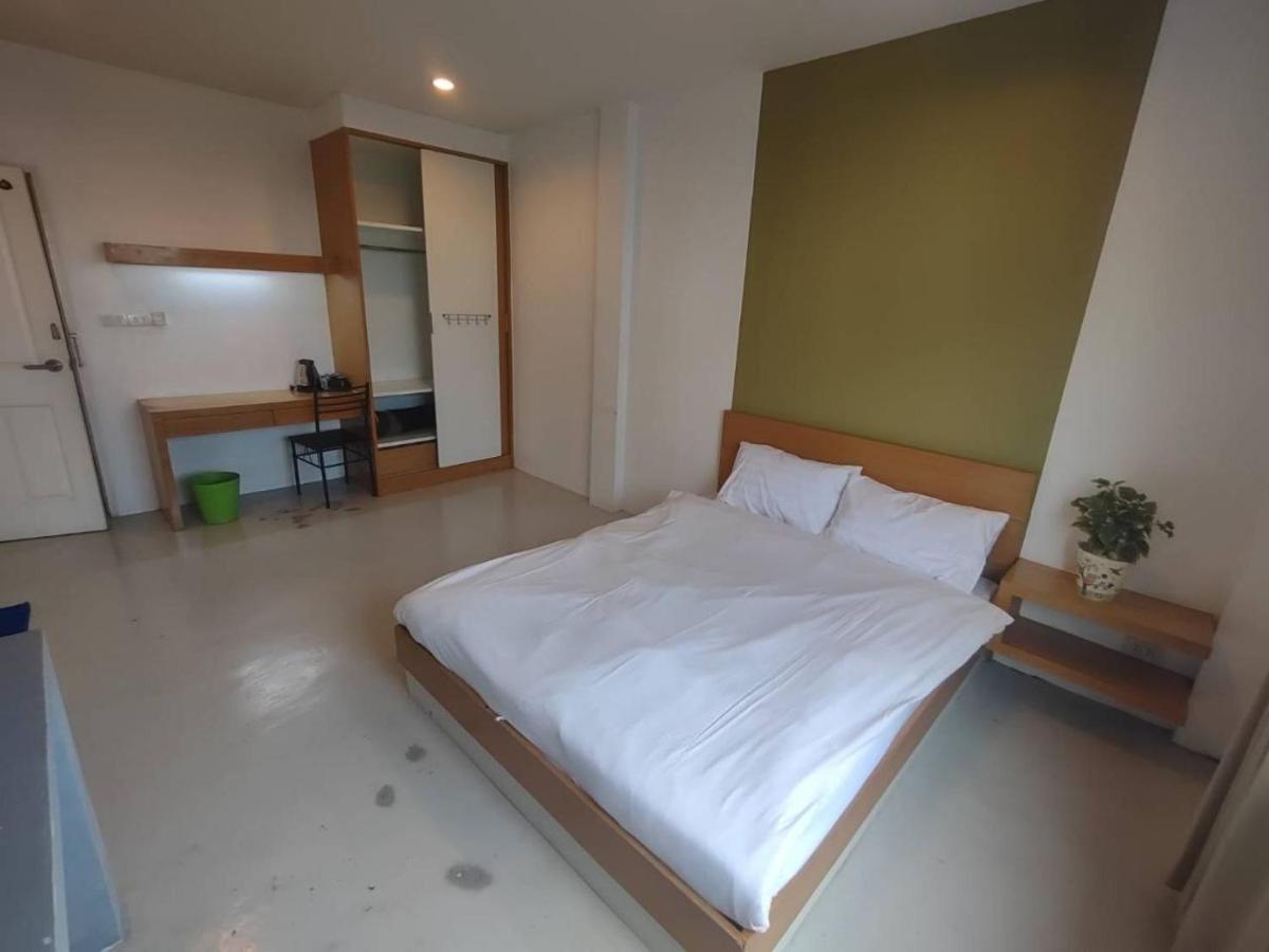8 Residence Bangkok Exterior photo